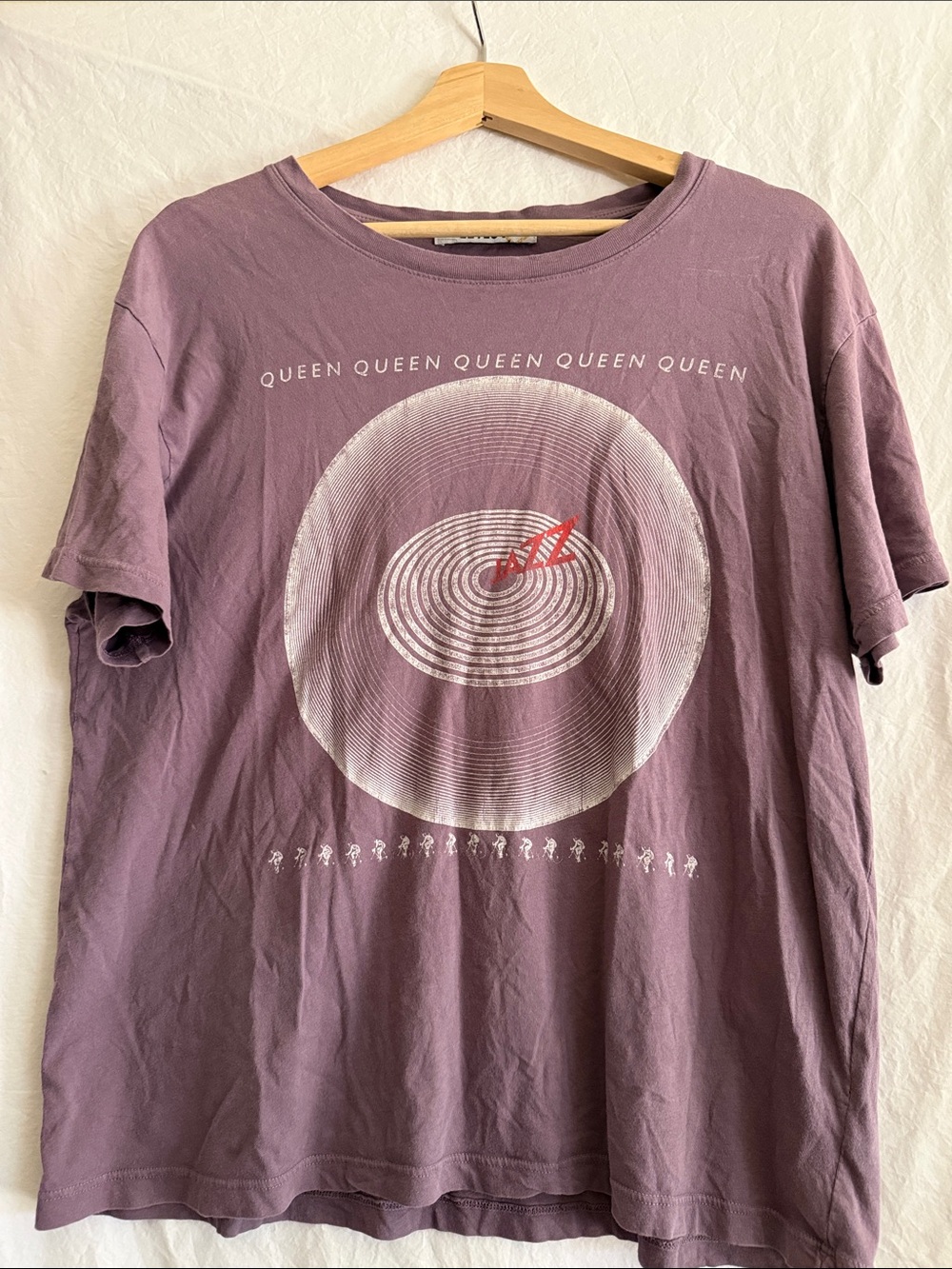 Queen Graphic Short-Sleeve Tee - Mauve